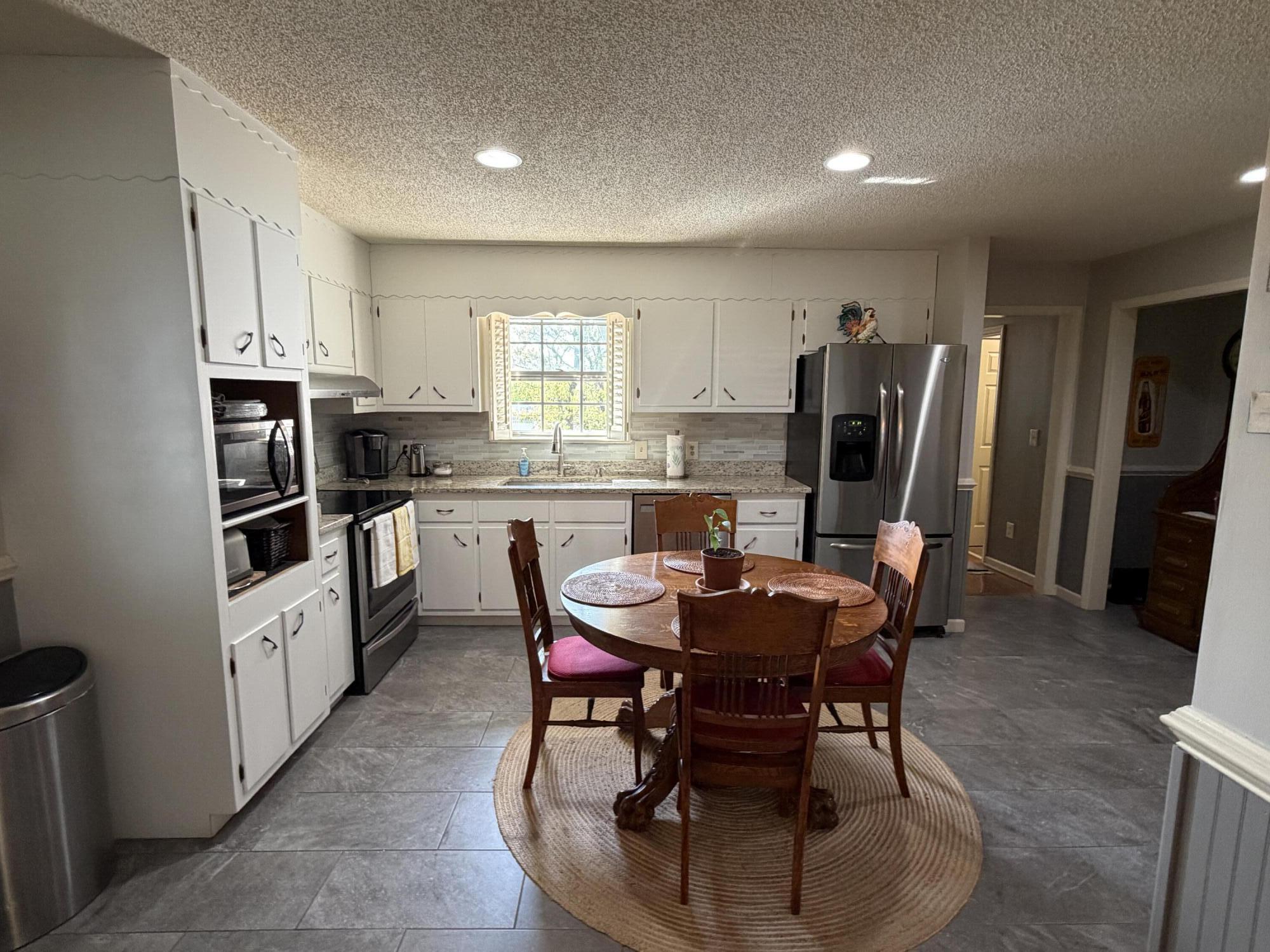 59 South Glade Road Fort Oglethorpe, GA 30742 - Photo 6 of 22 Kitchen