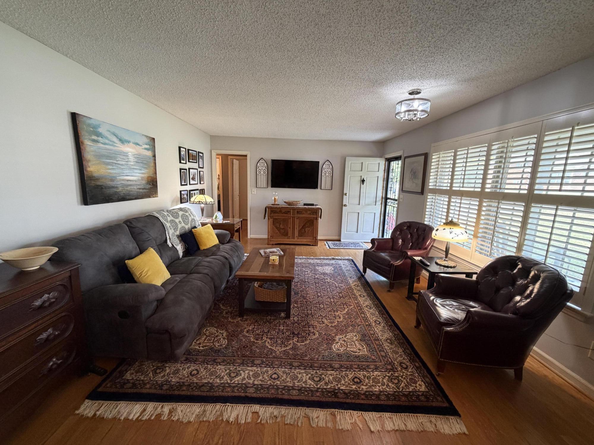 59 South Glade Road Fort Oglethorpe, GA 30742 - Photo 9 of 22 Living Room