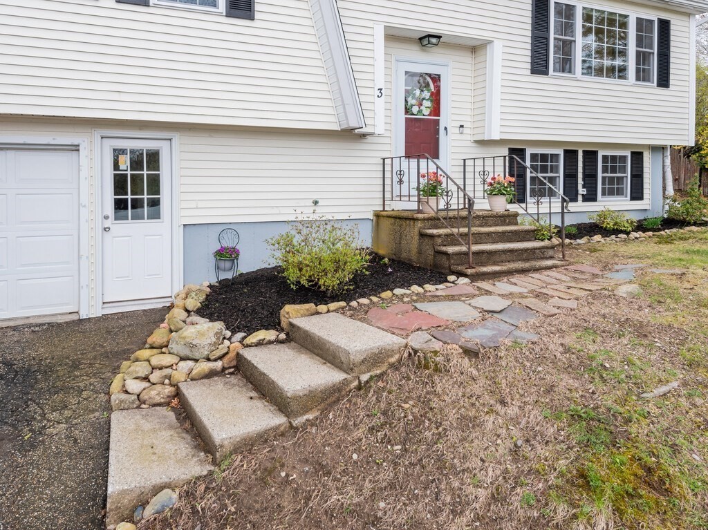 3 Green Farms Road Worcester, MA 01605 - Photo 3 of 39 Gallery Image 3