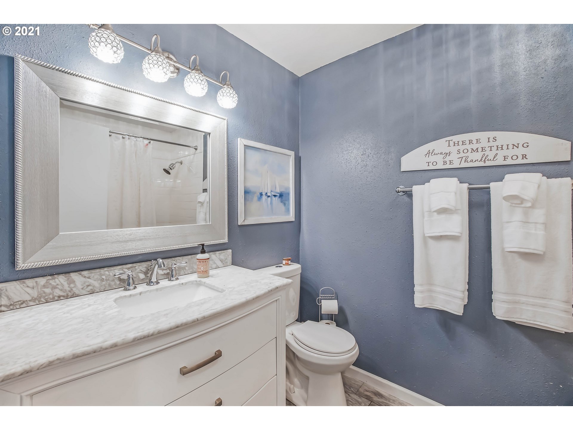 9715 Southwest Quail Post Road Portland, OR 97219 - Photo 14 of 29 Gallery Image 14