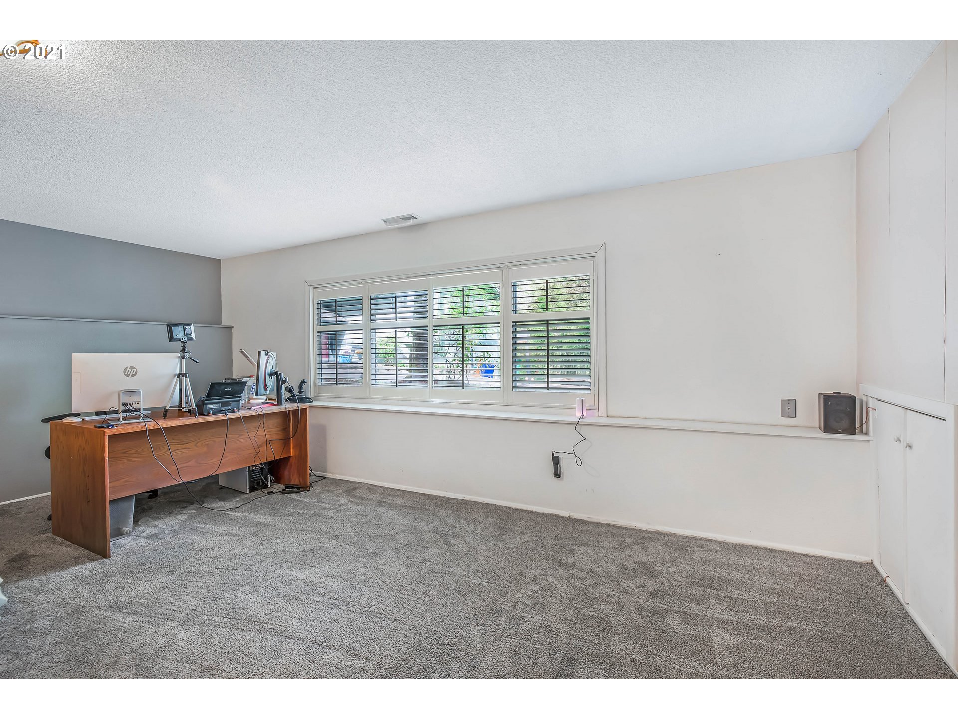 9715 Southwest Quail Post Road Portland, OR 97219 - Photo 22 of 29 Gallery Image 22