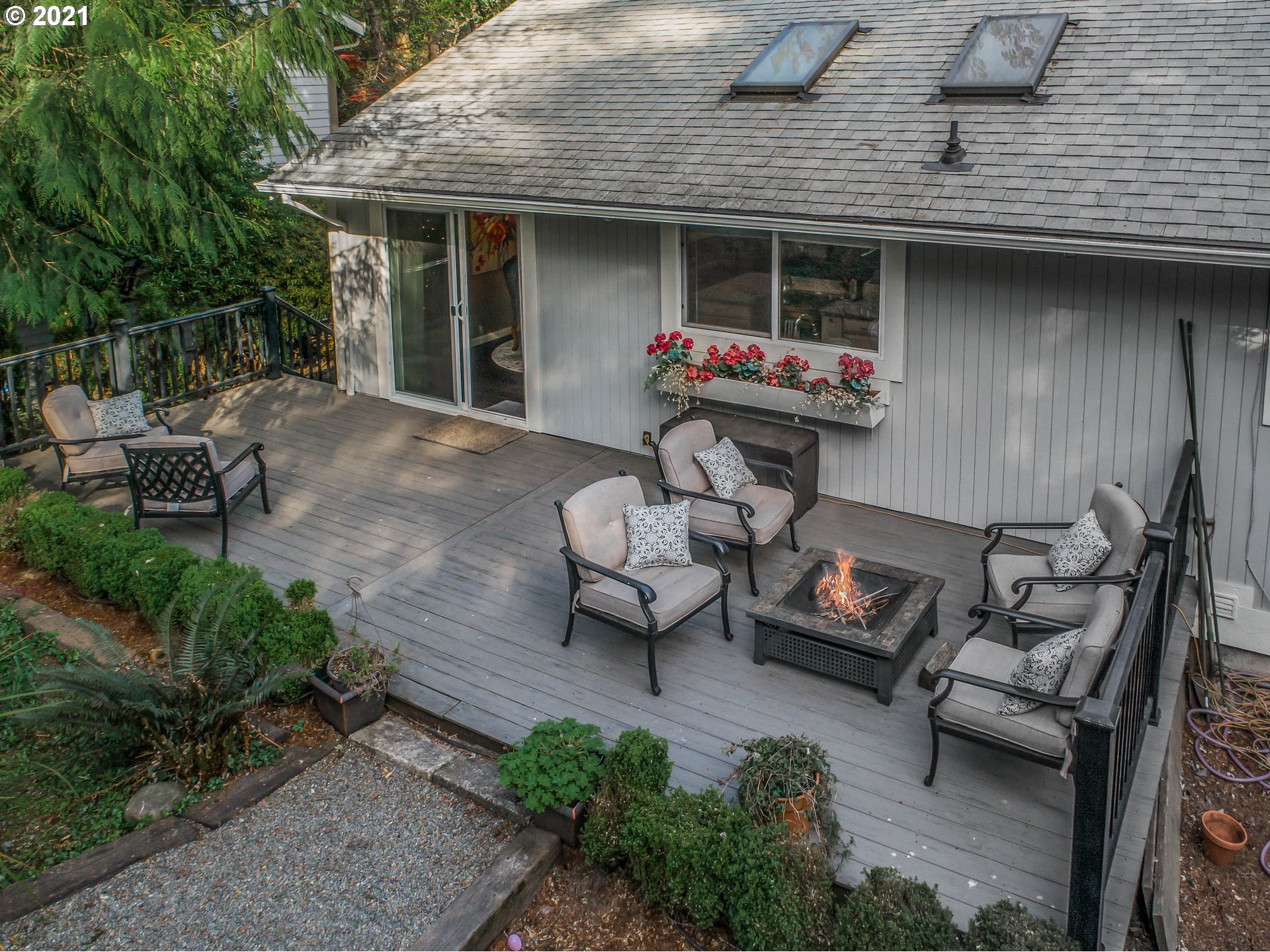 9715 Southwest Quail Post Road Portland, OR 97219 - Photo 24 of 29 Gallery Image 24