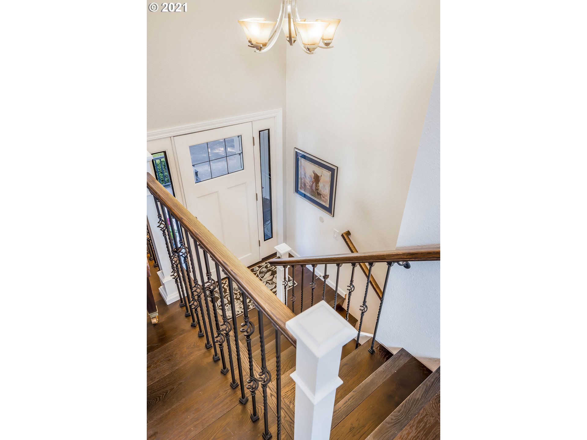 9715 Southwest Quail Post Road Portland, OR 97219 - Photo 4 of 29 Gallery Image 4
