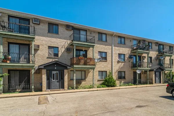 $225,000 | 2016 North Harlem Avenue, Unit 11W, Elmwood Park, IL 60707