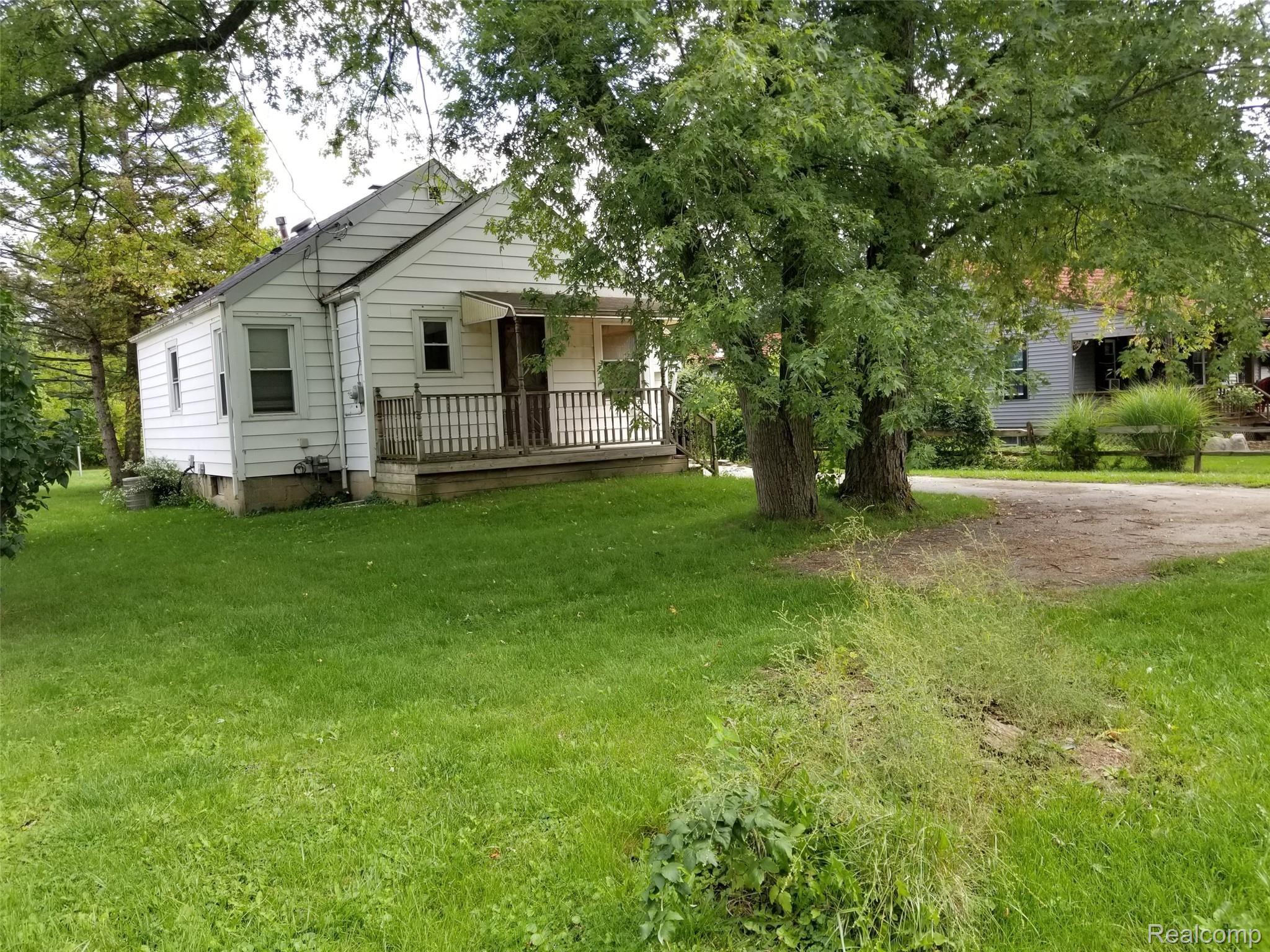 1431 Belsay Road Burton, MI 48509 - Photo 2 of 27 1431 Belsay Rd
