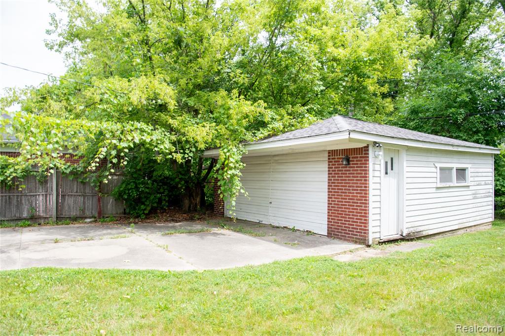 23062 Tuck Road Farmington Hills, MI 48336 - Photo 18 of 20 Gallery Image 18
