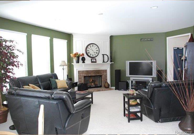 Large-Family-Room.jpg