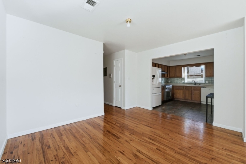 303 West Runyon Street Newark, NJ 07108 - Photo 8 of 26