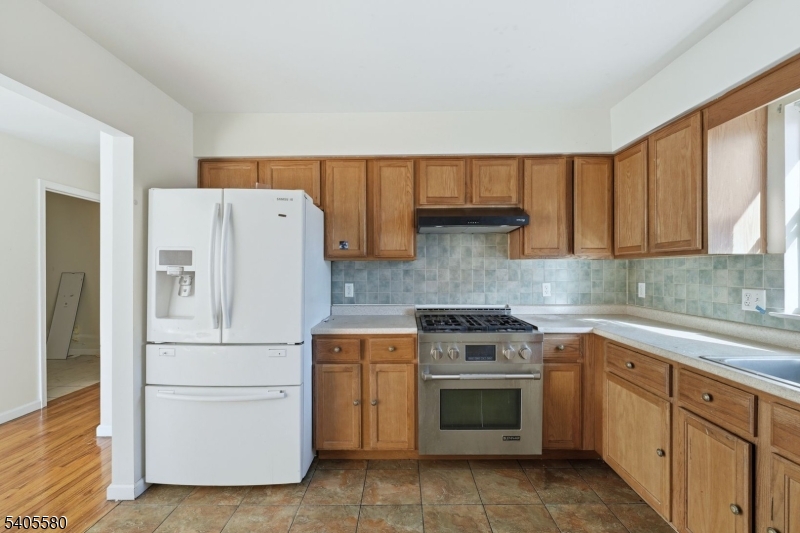 303 West Runyon Street Newark, NJ 07108 - Photo 10 of 26