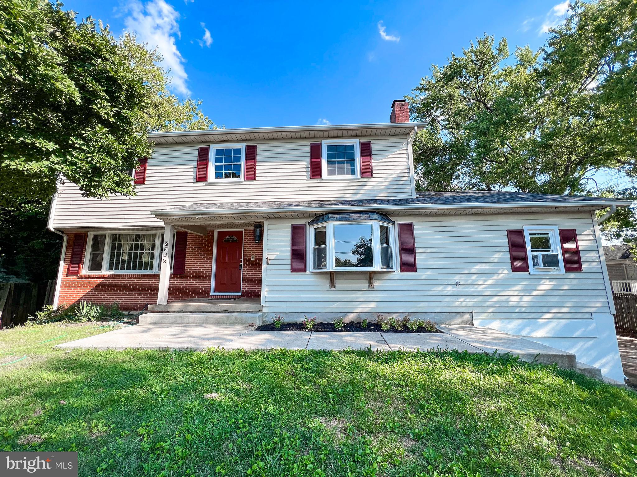 8305 Rolling Road Manassas, VA 20110 - Photo 1 of 57 Gallery Image 1