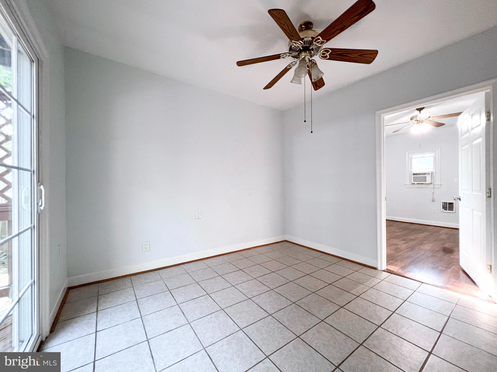 8305 Rolling Road Manassas, VA 20110 - Photo 3 of 57 Gallery Image 3