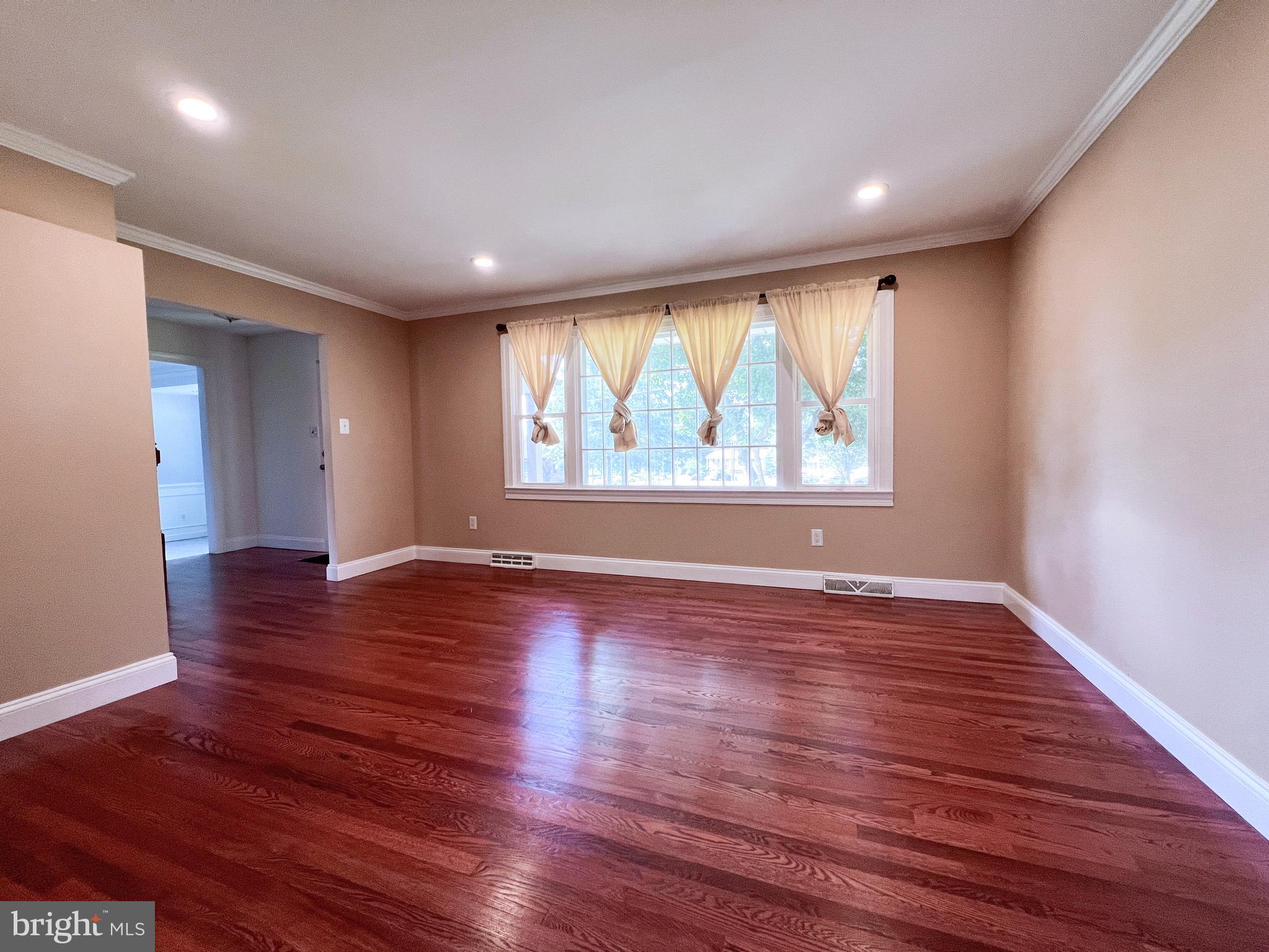 8305 Rolling Road Manassas, VA 20110 - Photo 32 of 57 Gallery Image 32