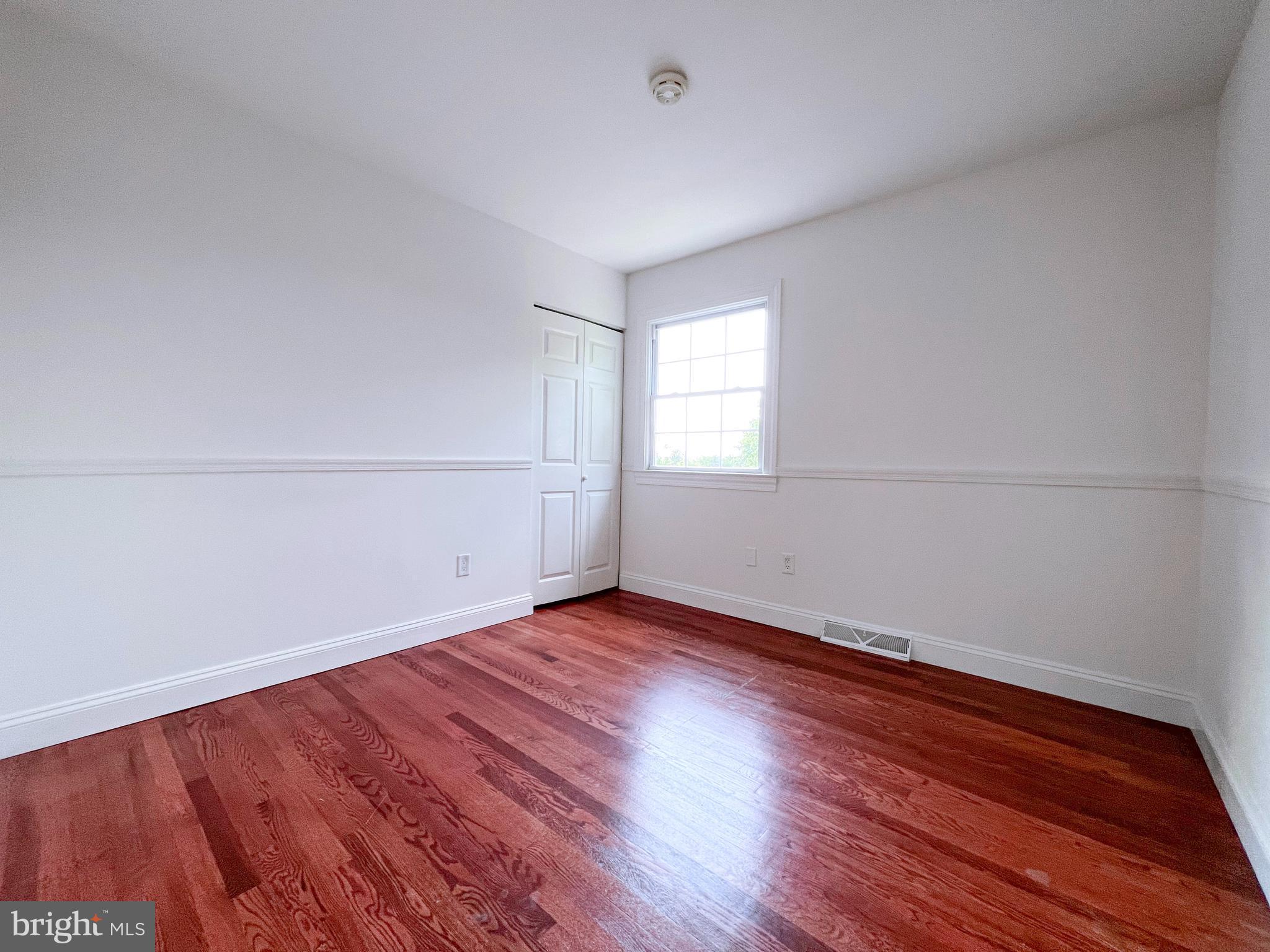 8305 Rolling Road Manassas, VA 20110 - Photo 8 of 57 Gallery Image 8