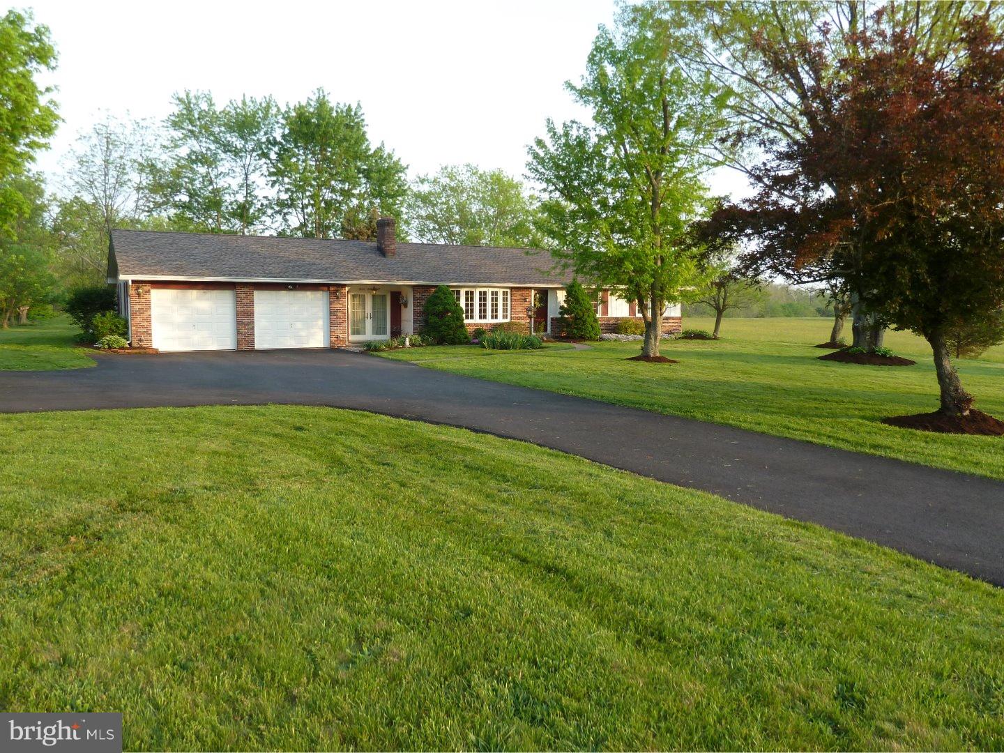 748 Store Road Harleysville, PA 19438 - Photo 2 of 24 Driveway