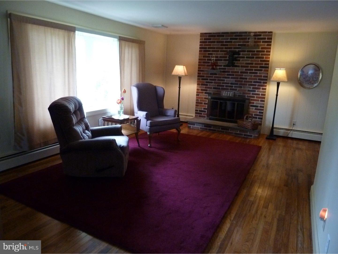 748 Store Road Harleysville, PA 19438 - Photo 4 of 24 Living Room