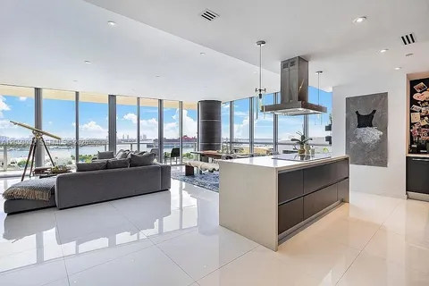 $2,300,000 | 1100 Biscayne Boulevard, Unit 1501, Miami, FL 33132