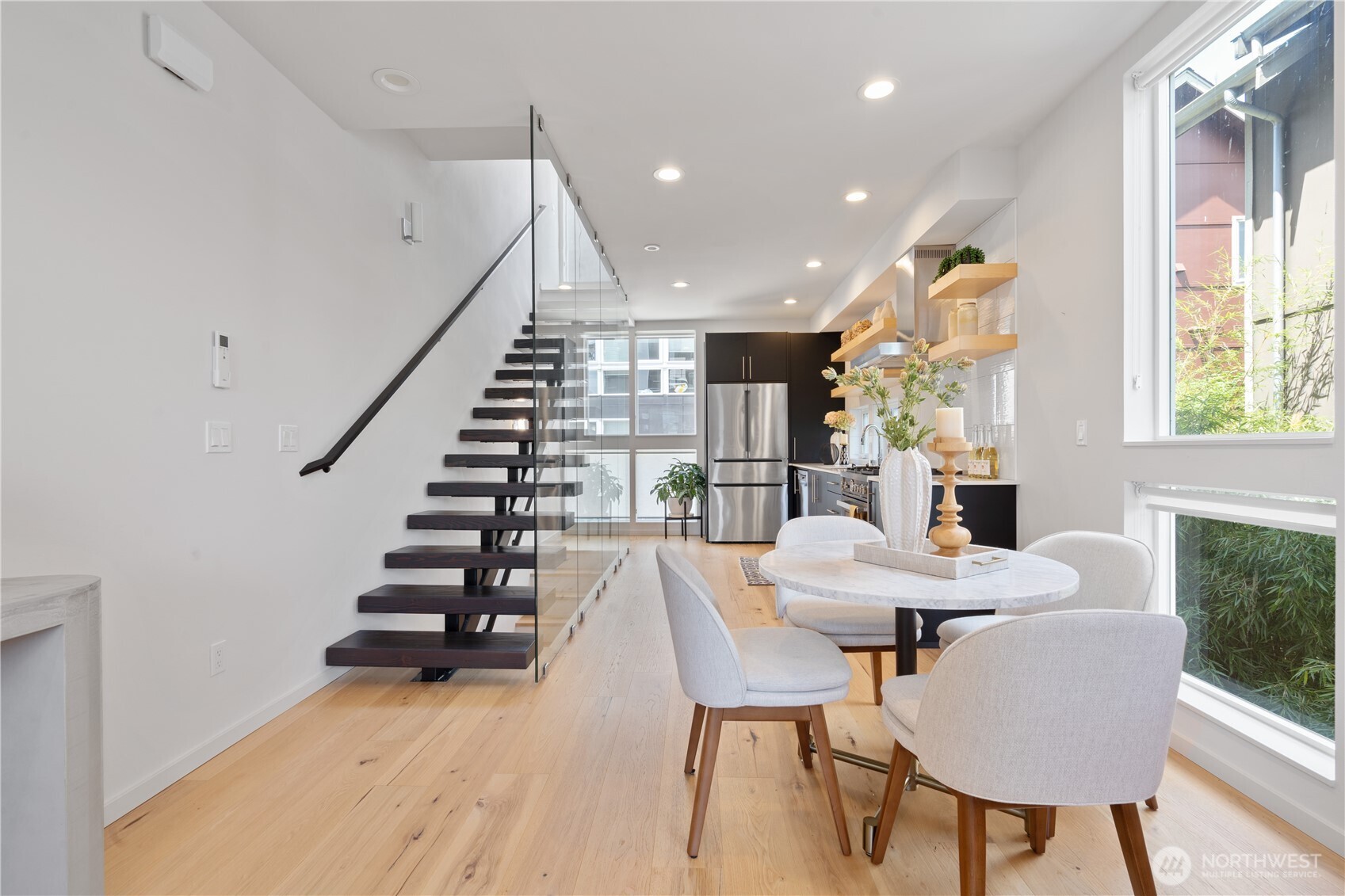 115 27th Avenue East, Unit D Seattle, WA 98112 - Photo 23 of 25