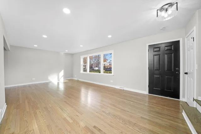 $579,850 | 1404 Birch Drive, Mount Prospect, IL 60056