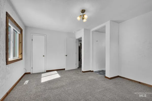 $489,000 | 2015 Washington Avenue, Caldwell, ID 83605