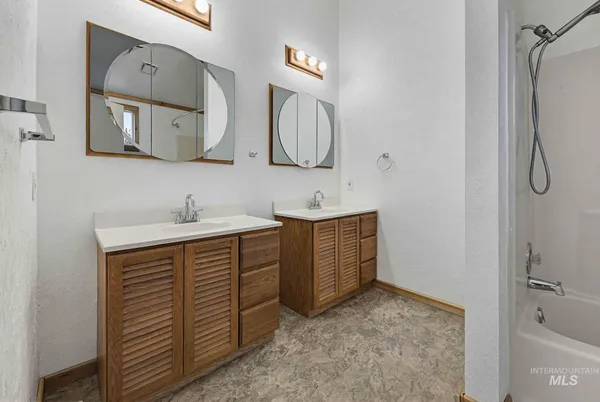$489,000 | 2015 Washington Avenue, Caldwell, ID 83605