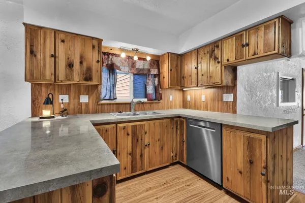 $489,000 | 2015 Washington Avenue, Caldwell, ID 83605