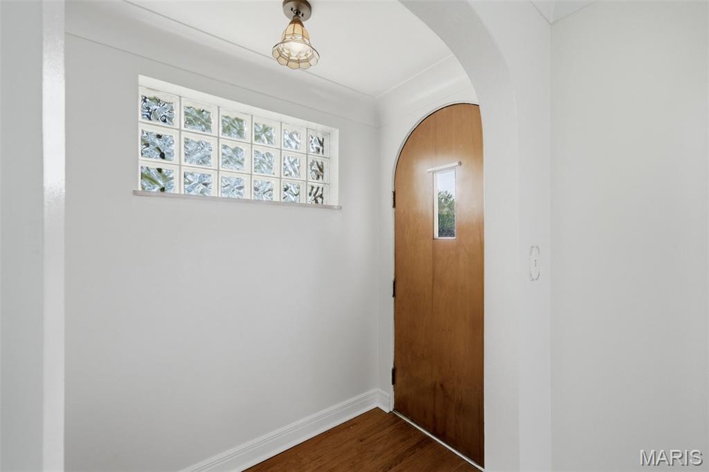 1800 Patterson Road Florissant, MO 63031 - Photo 4 of 43 Gallery Image 4
