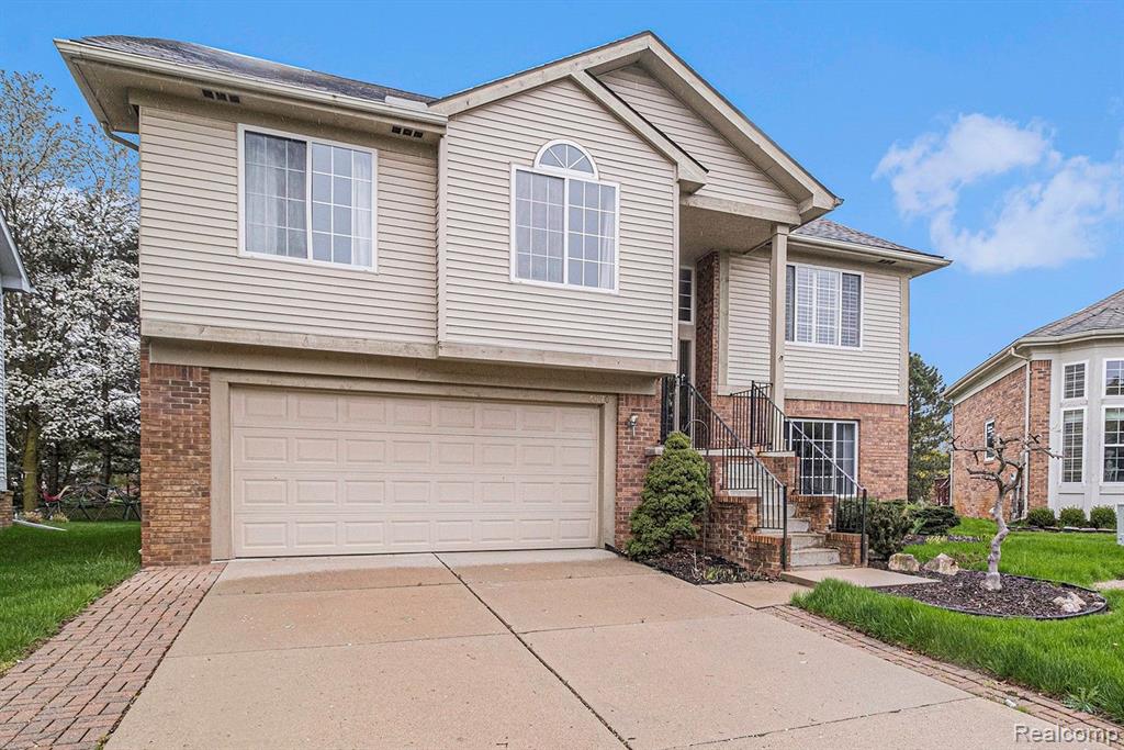 4670 Covington Court Rochester, MI 48306 - Photo 2 of 39