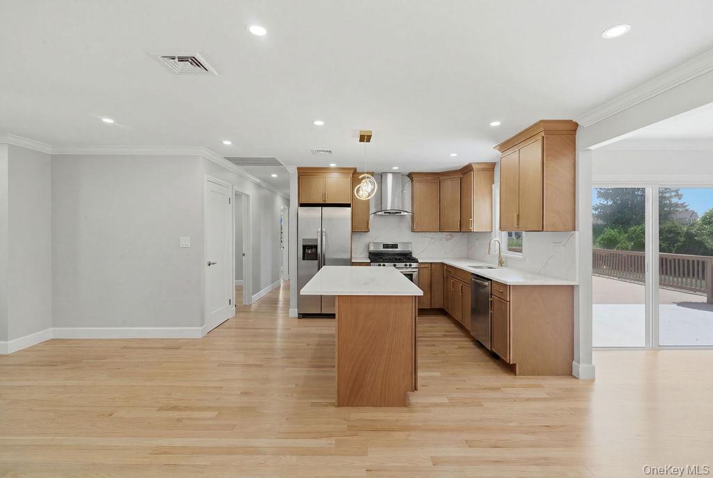 2934 Kinloch Road Wantagh, NY 11793 - Photo 7 of 34
