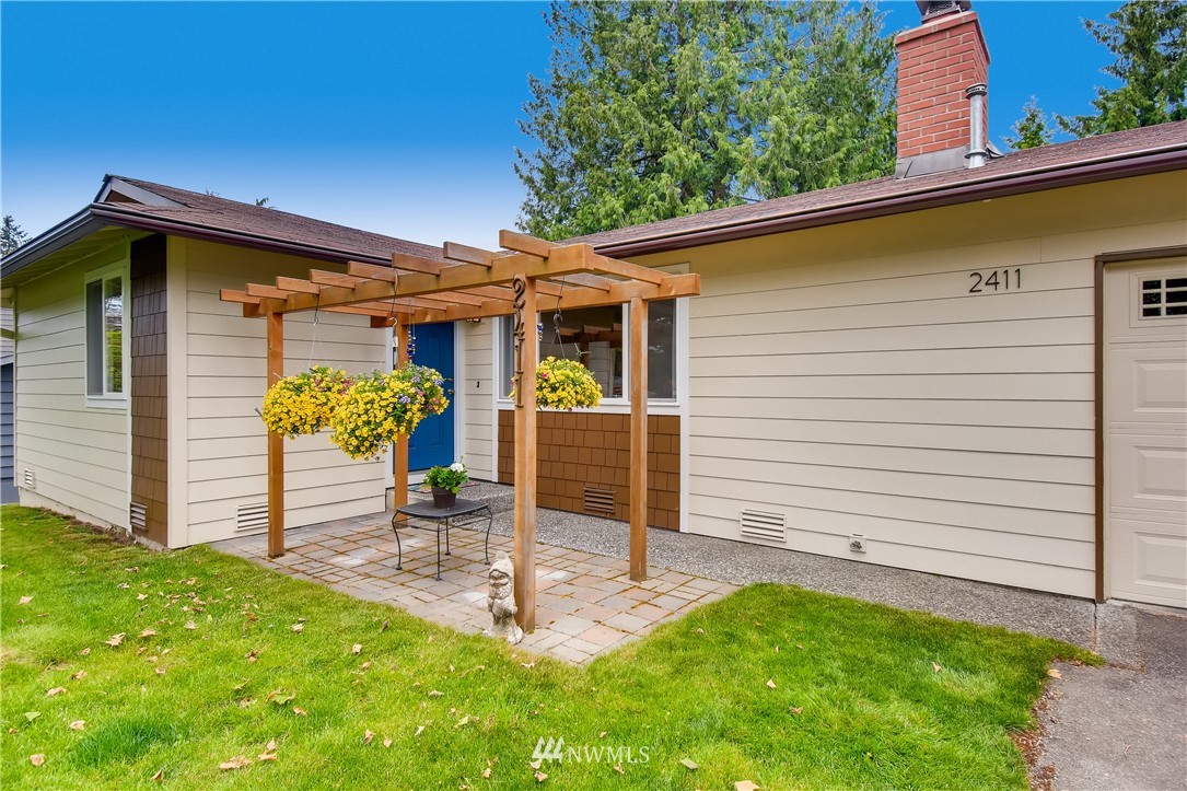 2411 172nd Place Southeast Bothell, WA 98012 - Photo 2 of 25 Gallery Image 2