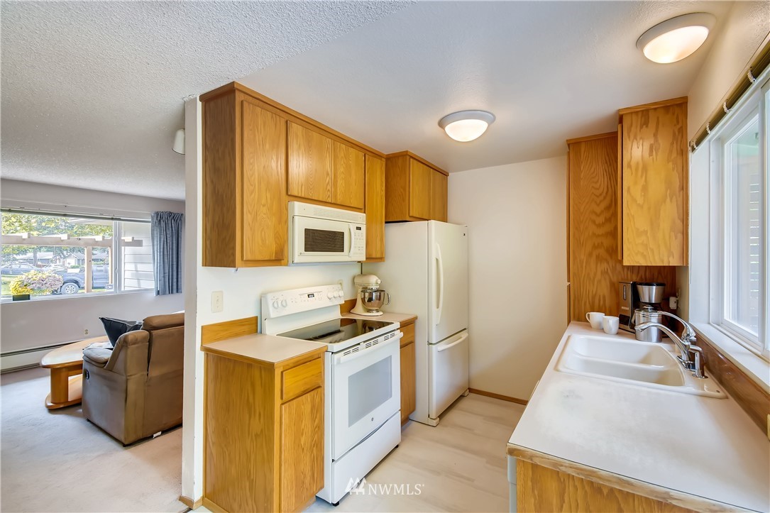 2411 172nd Place Southeast Bothell, WA 98012 - Photo 13 of 25 Gallery Image 13