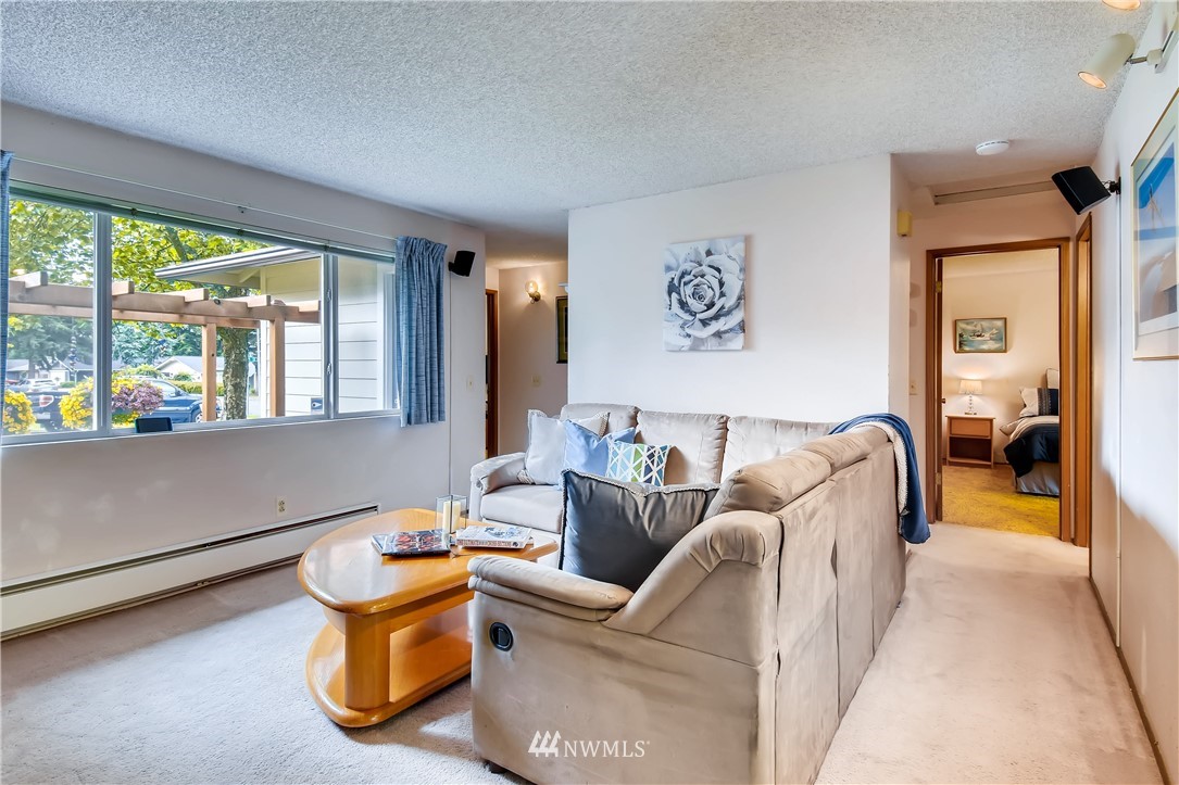 2411 172nd Place Southeast Bothell, WA 98012 - Photo 3 of 25 Gallery Image 3