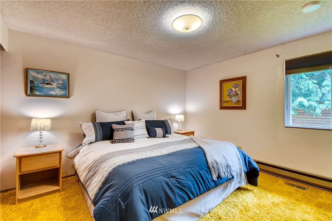 2411 172nd Place Southeast Bothell, WA 98012 - Photo 4 of 25 Gallery Image 4