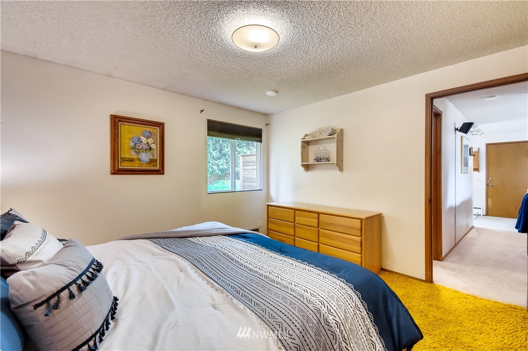 2411 172nd Place Southeast Bothell, WA 98012 - Photo 5 of 25 Gallery Image 5