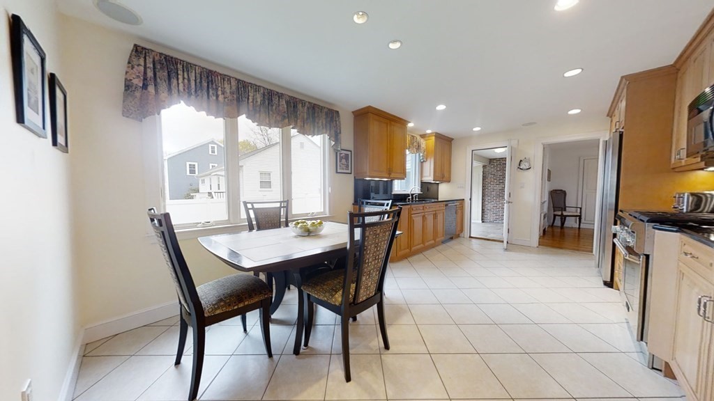 32 Hoitt Road Belmont, MA 02478 - Photo 4 of 32 Gallery Image 4
