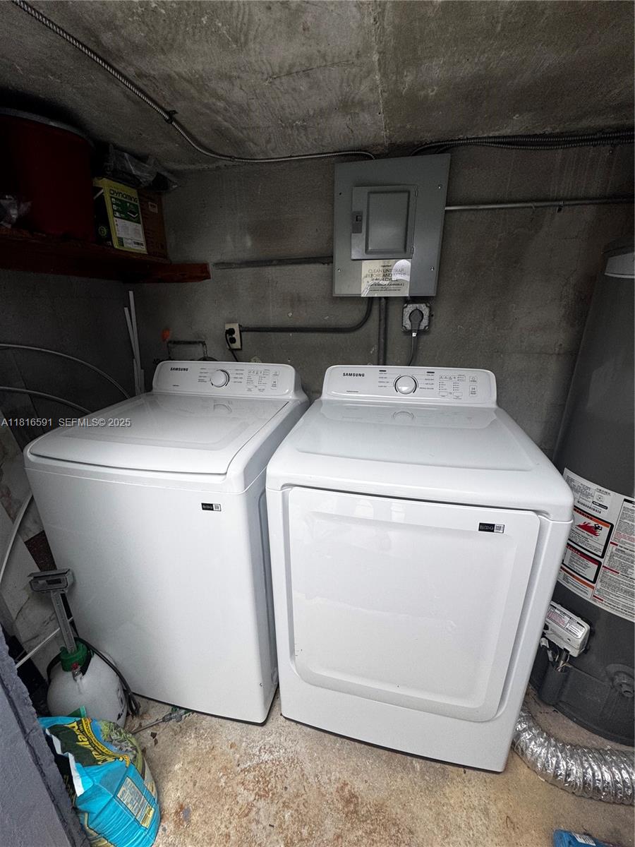 1012 Southwest 3rd Avenue Hallandale Beach, FL 33009 - Photo 21 of 35 a utility room with dryer and washer