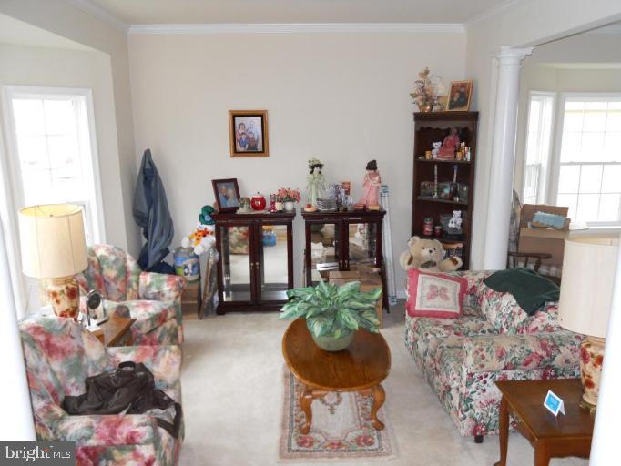 38 Laguna Road Inwood, WV 25428 - Photo 2 of 11 Living Room