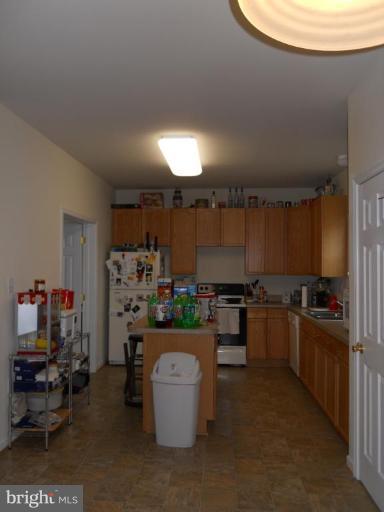 38 Laguna Road Inwood, WV 25428 - Photo 4 of 11 Kitchen