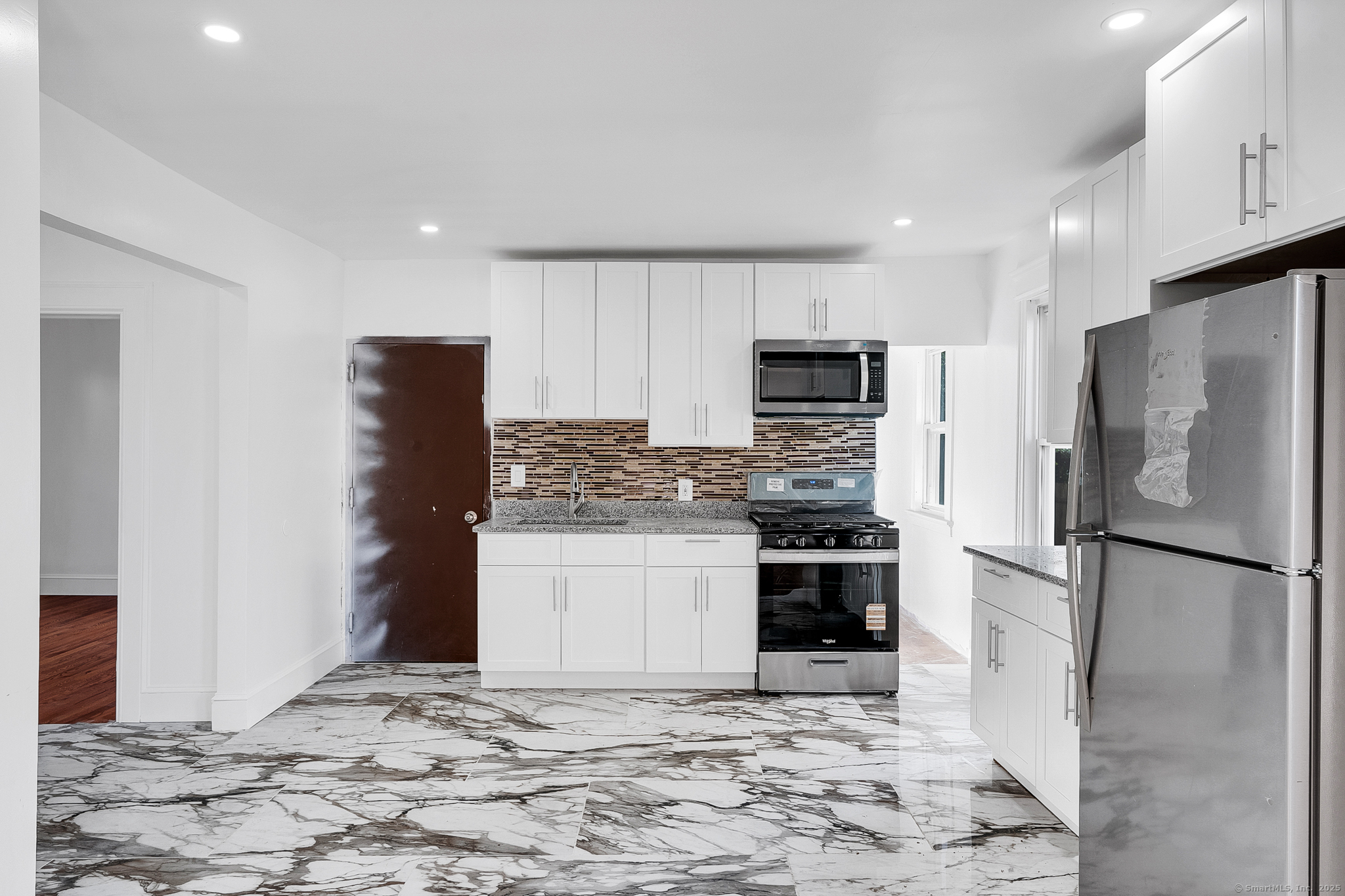 20 Coe Street Waterbury, CT 06704 - Photo 20 of 31