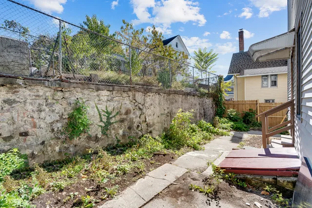 $450,000 | 20 Coe Street, Waterbury, CT 06704