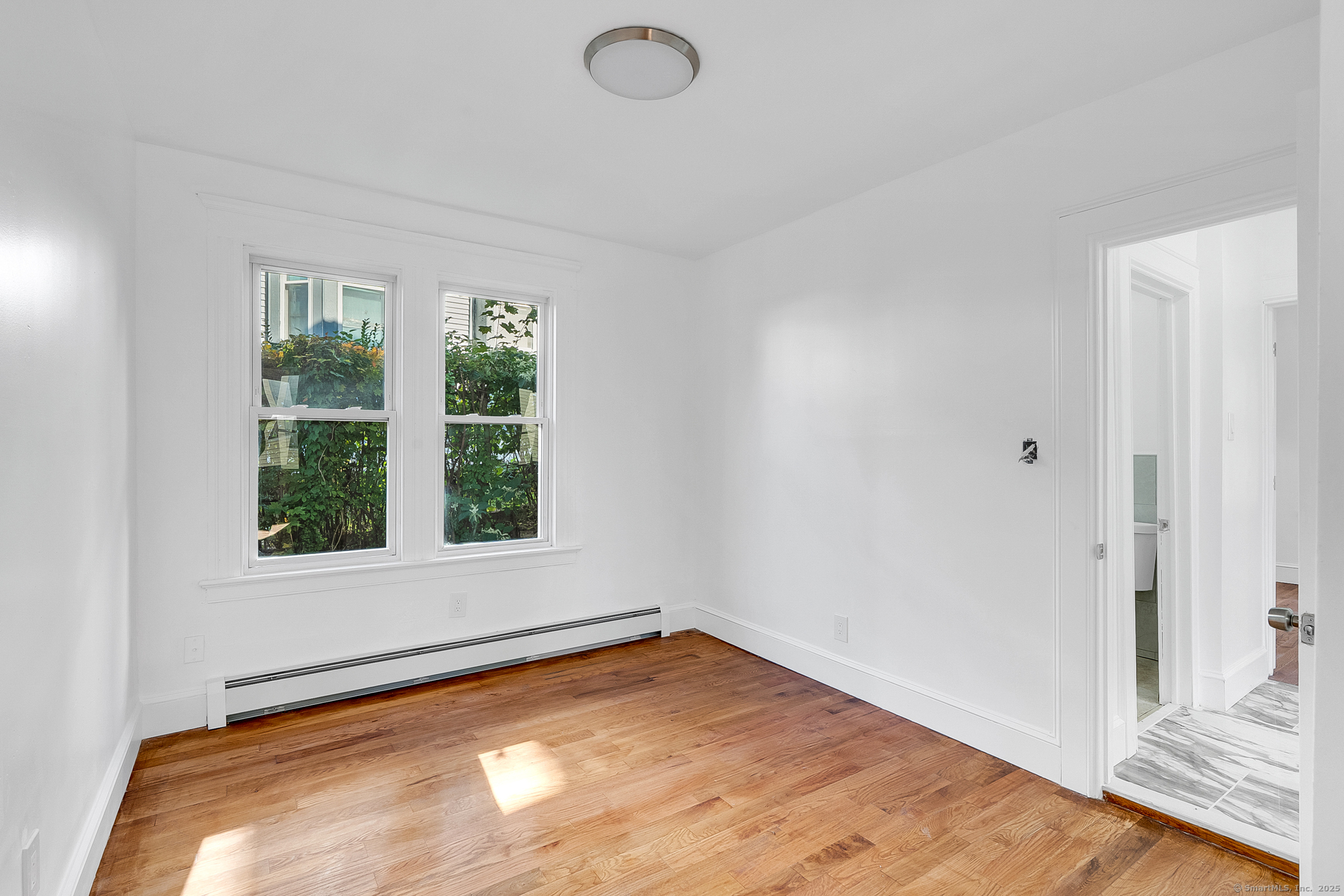 20 Coe Street Waterbury, CT 06704 - Photo 5 of 31