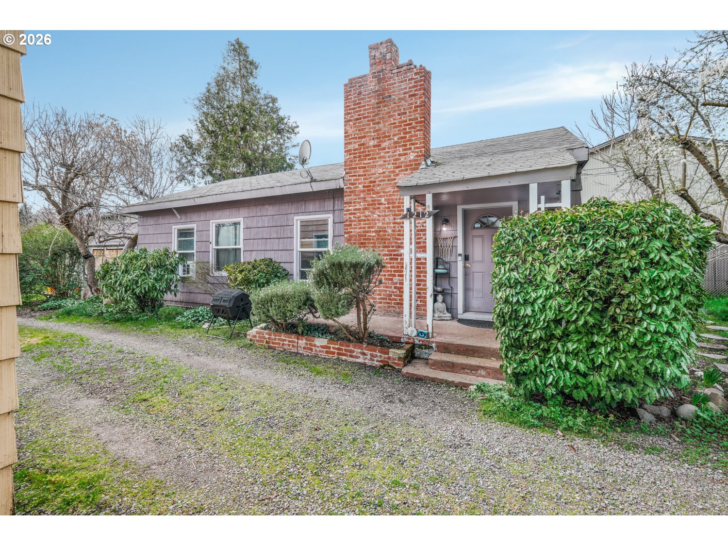 1212 Morrow Road Medford, OR 97504 - Photo 2 of 20