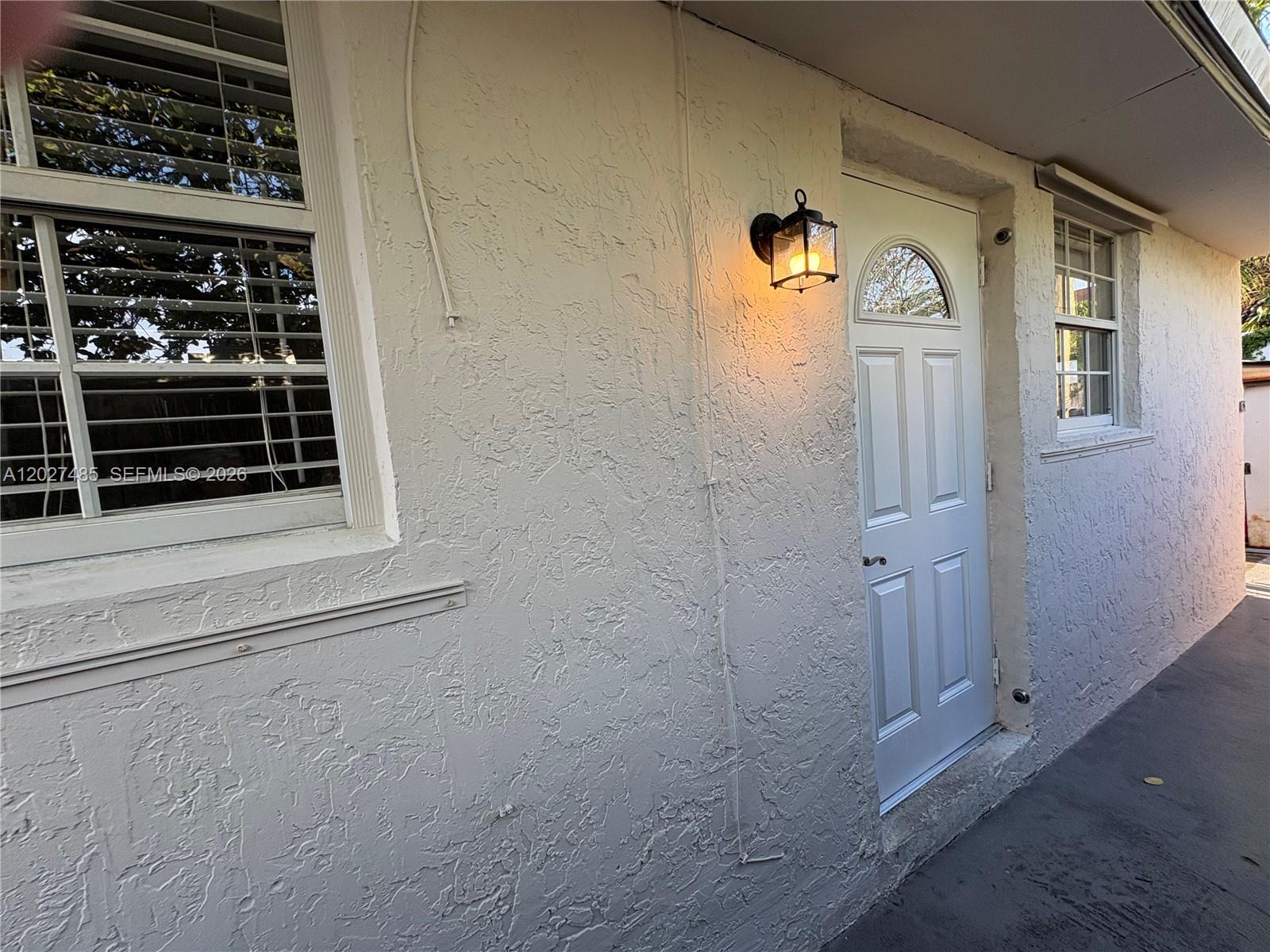 6753 Southwest 39th Terrace, Unit REAR Miami, FL 33155 - Photo 2 of 9 Apartment entrance