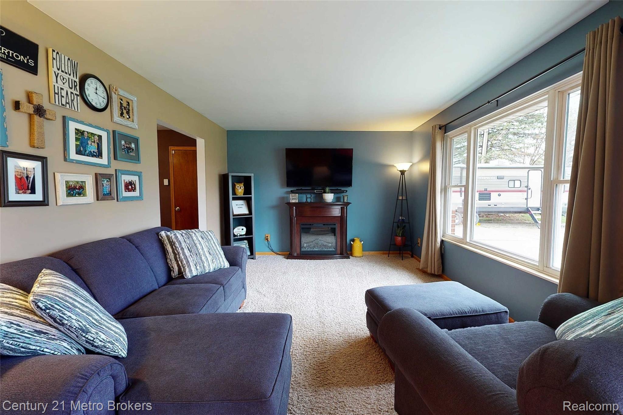 8384 Fenton Road Grand Blanc, MI 48439 - Photo 8 of 48 8384-Fenton-Rd-2 Living Room.jpg