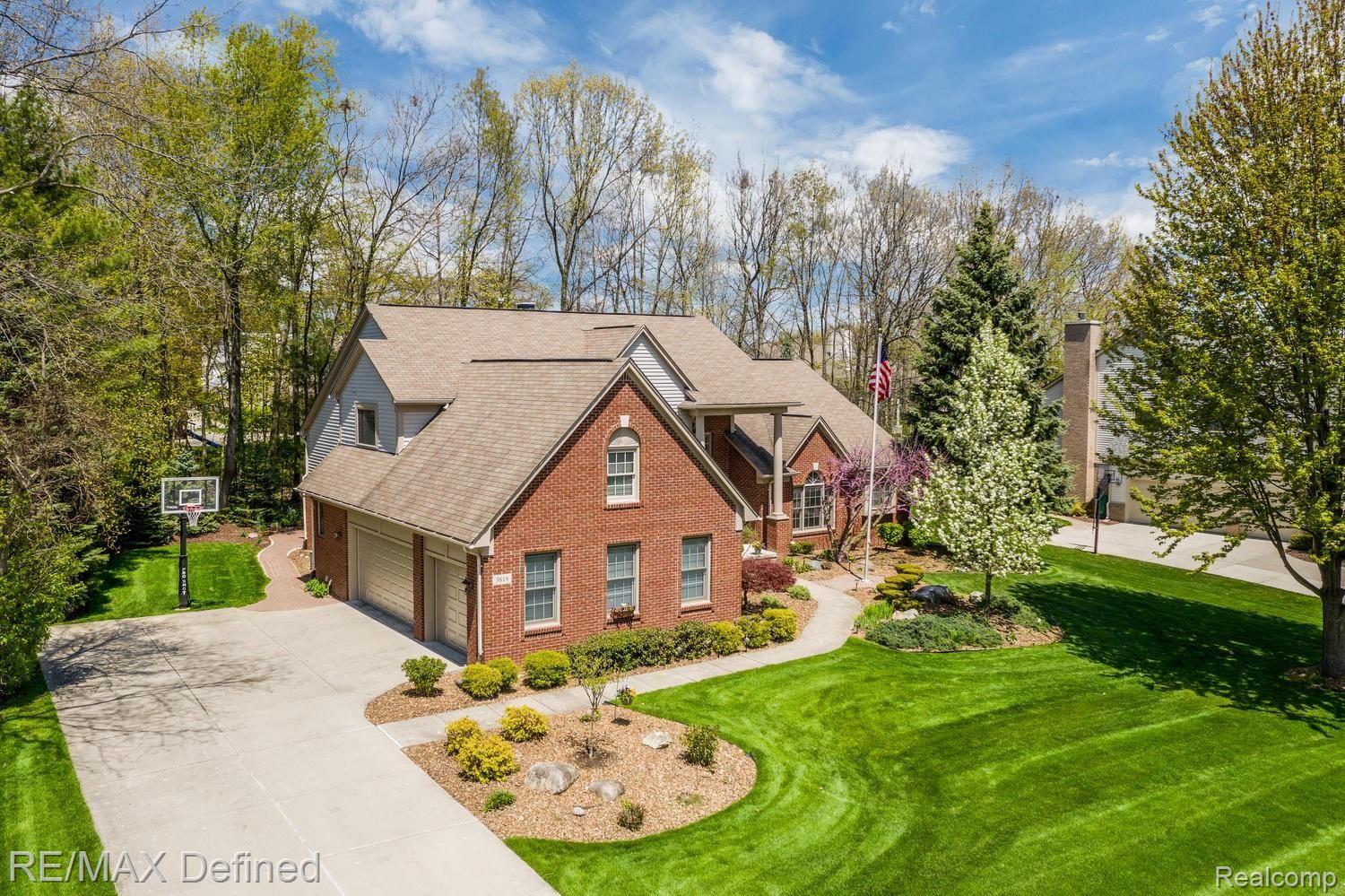 3818 Red Root Road Lake Orion, MI 48360 - Photo 4 of 41 Surrounded By Mature Trees