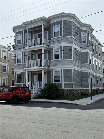 $2,200 | 40 Central Street, Unit 2, Haverhill, MA 01832