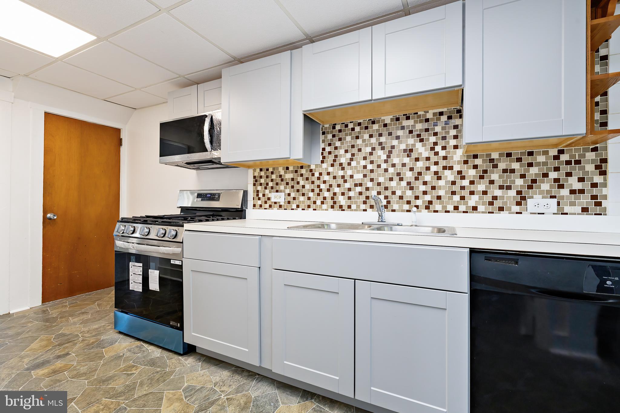 302 New Jersey Road Brooklawn, NJ 08030 - Photo 10 of 44 Gallery Image 10