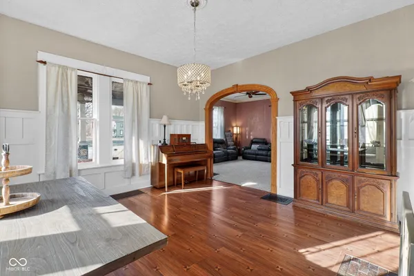$285,000 | 168 West Broadway Street, Shelbyville, IN 46176