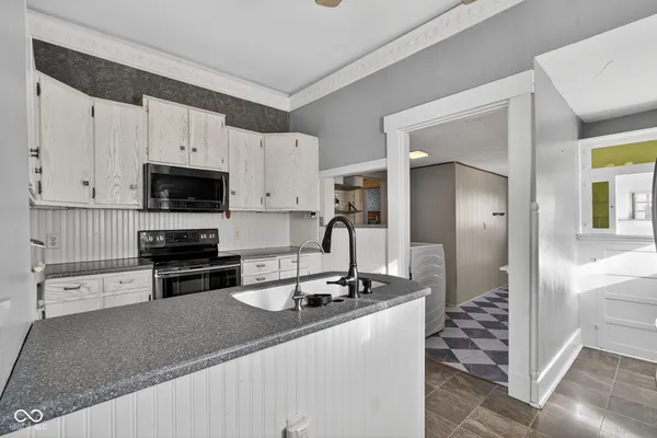 $285,000 | 168 West Broadway Street, Shelbyville, IN 46176