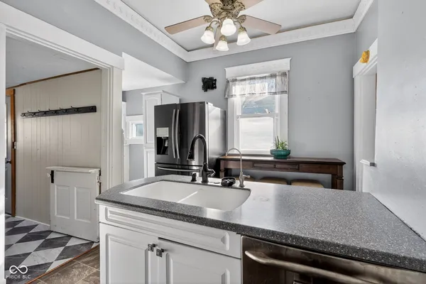 $285,000 | 168 West Broadway Street, Shelbyville, IN 46176