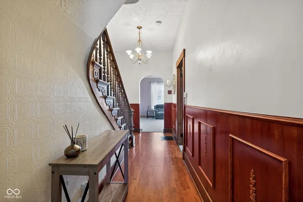 $285,000 | 168 West Broadway Street, Shelbyville, IN 46176